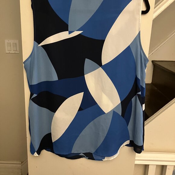 Sleeveless Top in Blues and White - Picture 6 of 8